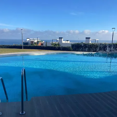 Sea Breeze Apartment *